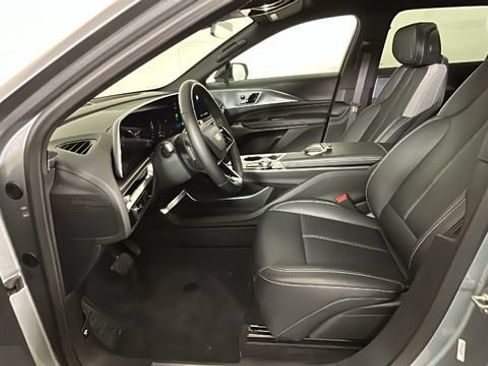 Used 2024 Cadillac Lyriq Tech RWD image 11