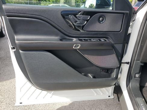 Certified 2023 Lincoln Aviator Reserve image 15