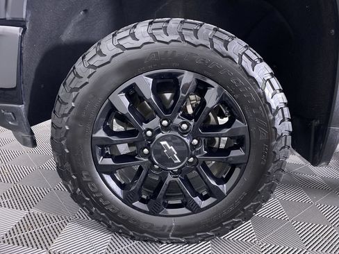Certified 2025 Chevrolet Silverado 2500 LTZ w/ LTZ Plus Package AWD/4WD image 17