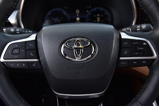 Used 2023 Toyota Highlander Platinum AWD/4WD image 22