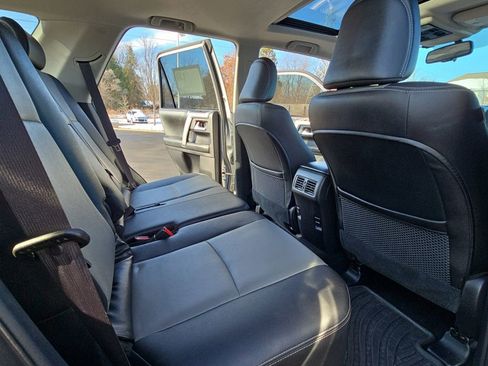 Used 2015 Toyota 4Runner SR5 Premium image 12
