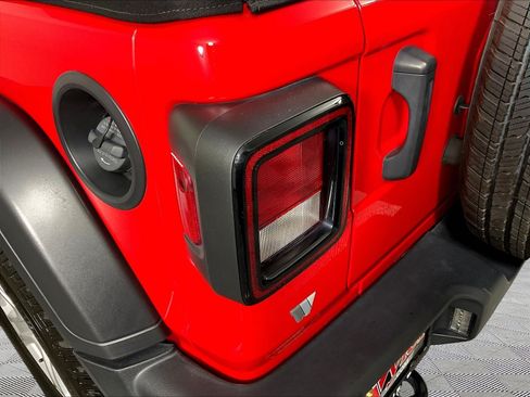 Used 2021 Jeep Wrangler Unlimited Sport AWD/4WD image 23