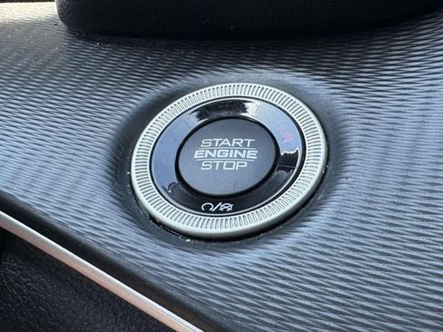 Used 2023 Jeep Grand Cherokee L Laredo RWD image 39