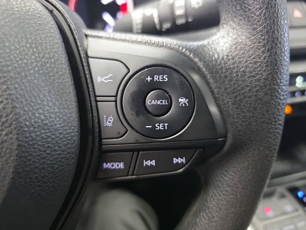 Used 2024 Toyota RAV4 XLE FWD image 23
