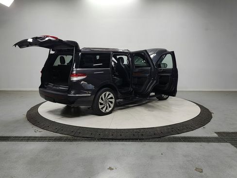 Used 2023 Lincoln Navigator Reserve image 15