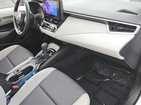 Used 2025 Toyota Corolla LE FWD image 20
