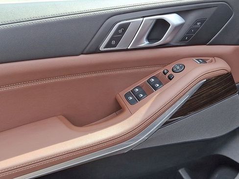 Used 2024 BMW X5 xDrive40i w/ Premium Package image 12