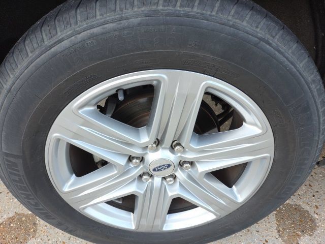 Used 2019 Ford Expedition XLT w/ Equipment Group 202A RWD image 15