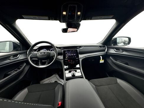 New 2025 Jeep Grand Cherokee 4WD image 23