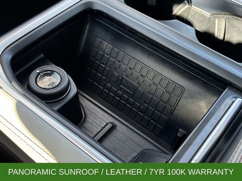 Used 2025 Ford Expedition Active image 36