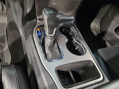 Used 2020 Jeep Grand Cherokee Altitude RWD image 33