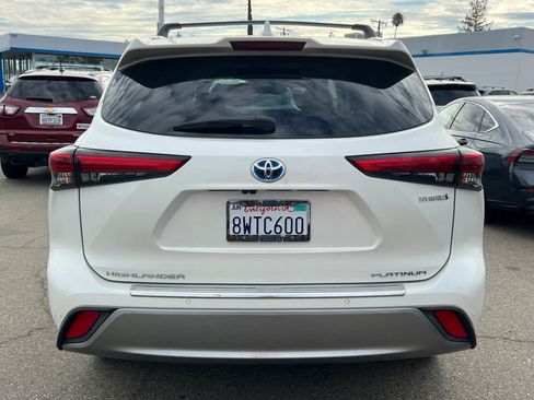 Used 2021 Toyota Highlander Platinum AWD/4WD image 5