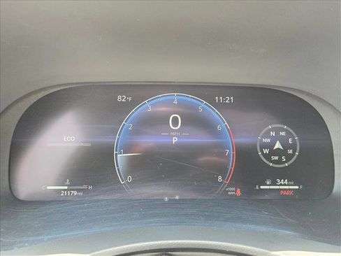Used 2025 Toyota Highlander XSE AWD/4WD image 12