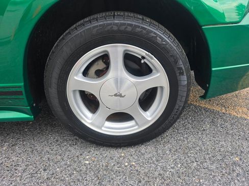 Used 2001 Ford Mustang Premium RWD image 14