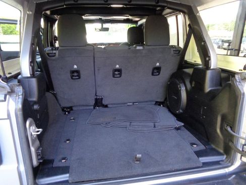 Used 2021 Jeep Wrangler Unlimited Rubicon AWD/4WD image 18