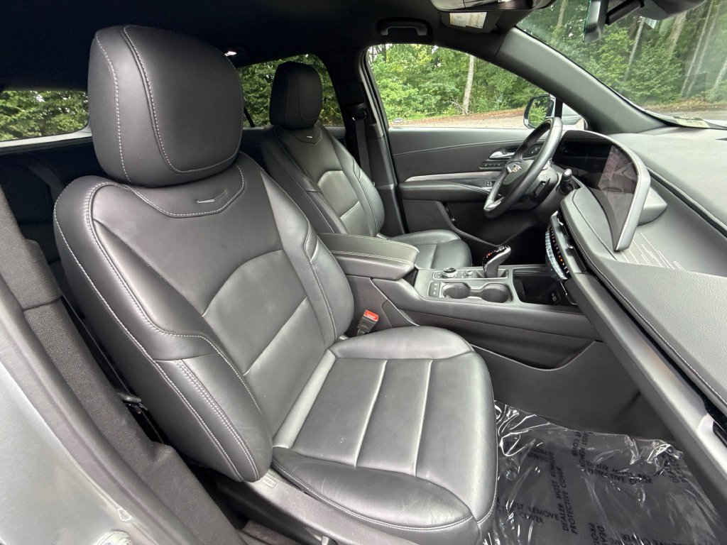 Used 2025 Cadillac XT4 Premium Luxury FWD image 26