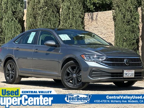 Certified 2024 Volkswagen Jetta SE w/ Panoramic Sunroof Package image 1