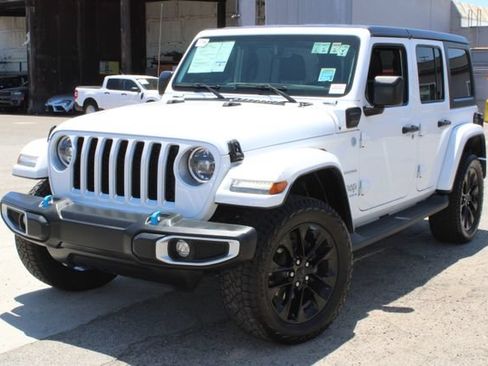 Used 2023 Jeep Wrangler Unlimited Sahara w/ Cold Weather Group AWD/4WD image 10