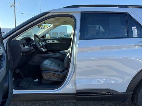 New 2026 Ford Explorer Active w/ Active Comfort Package image 12