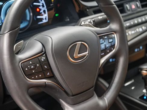 Certified 2025 Lexus ES 300h w/ Premium Package image 21