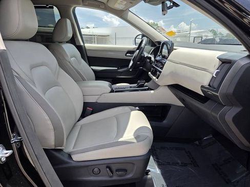 Used 2025 Nissan Pathfinder SL FWD image 22