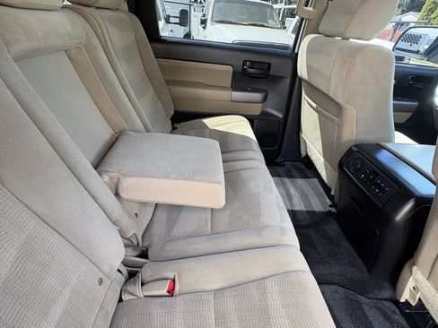 Used 2015 Toyota Sequoia SR5 AWD/4WD image 20