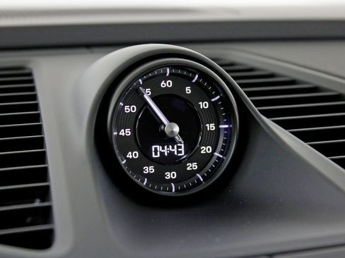 Certified 2025 Porsche Macan 4S Electric image 29