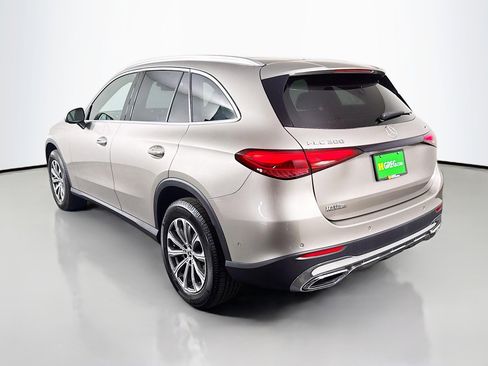 Used 2024 Mercedes-Benz GLC 300 4MATIC image 7