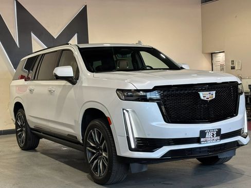 Used 2021 Cadillac Escalade ESV Sport w/ Driver Assist Tech Package AWD/4WD image 2
