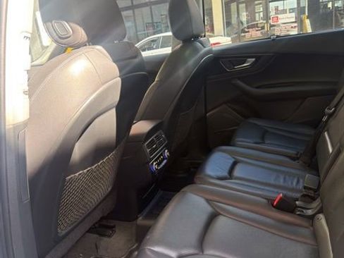 Used 2017 Audi Q7 3.0T Premium Plus w/ Premium Plus Package image 4
