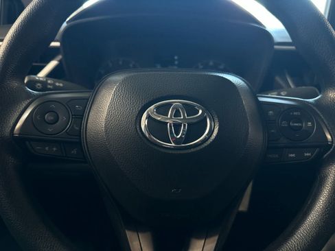Used 2025 Toyota Corolla LE FWD image 22