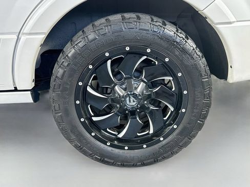 Used 2016 Ford Expedition Limited w/ Equipment Group 301A AWD/4WD image 35