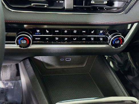 Used 2025 Chevrolet Equinox RS w/ Safety and Technology Package AWD/4WD image 8