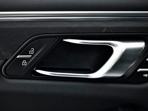 New 2026 Porsche Macan GTS image 18