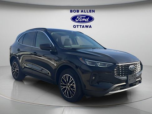 Used 2025 Ford Escape PHEV w/ PHEV Premium Package image 7