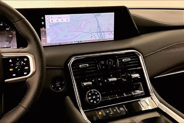 New 2026 Nissan Armada SL w/ Captain's Chari Seat Package AWD/4WD image 8