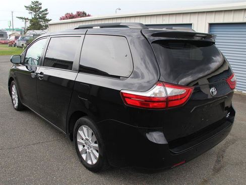 Used 2015 Toyota Sienna XLE Premium AWD/4WD image 7