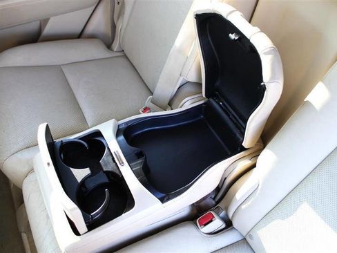 Used 2011 Lexus RX 450h AWD image 30