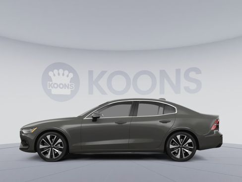 Used 2023 Volvo S60 B5 Plus w/ Climate Package image 2