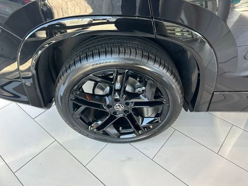 New 2026 Volkswagen Tiguan SE R-Line FWD image 22