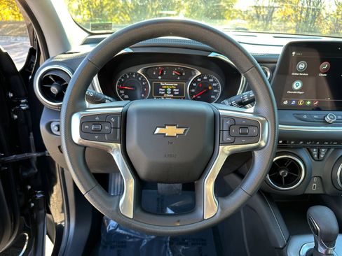 Used 2025 Chevrolet Blazer LT image 23