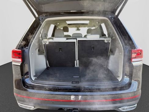 Used 2025 Volkswagen Atlas SE image 40