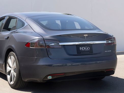Used 2020 Tesla Model S Long Range Plus image 8