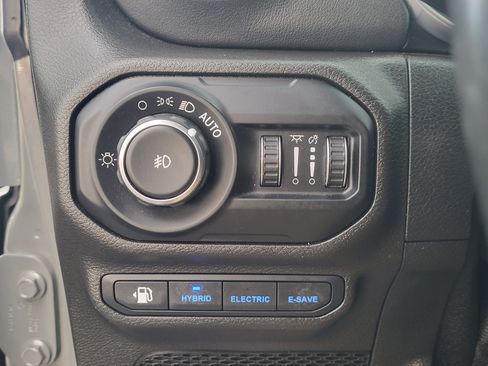 Used 2021 Jeep Wrangler Unlimited Sahara w/ Cold Weather Group image 36