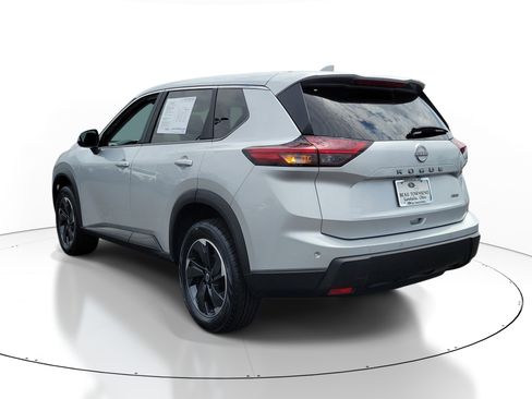 Used 2025 Nissan Rogue SV AWD/4WD image 3