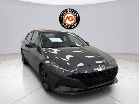 Used 2021 Hyundai Elantra SEL FWD image 1