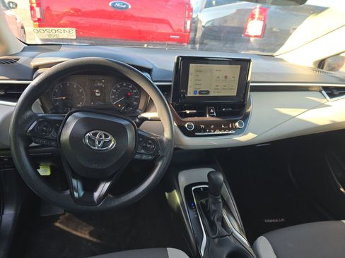 Used 2025 Toyota Corolla LE FWD image 16