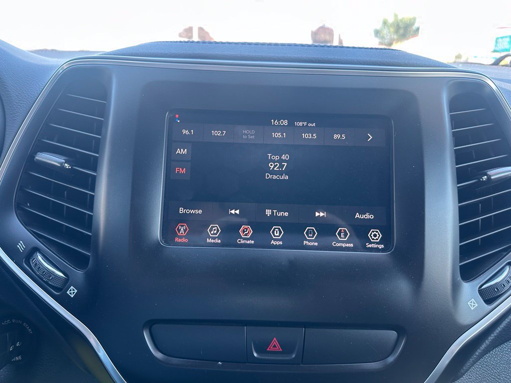 Used 2020 Jeep Cherokee Latitude AWD/4WD image 13