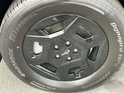 New 2026 Kia Carnival LX image 9