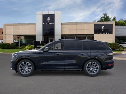 New 2026 Lincoln Aviator AWD image 3